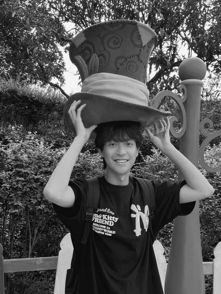 Liandong Zhou